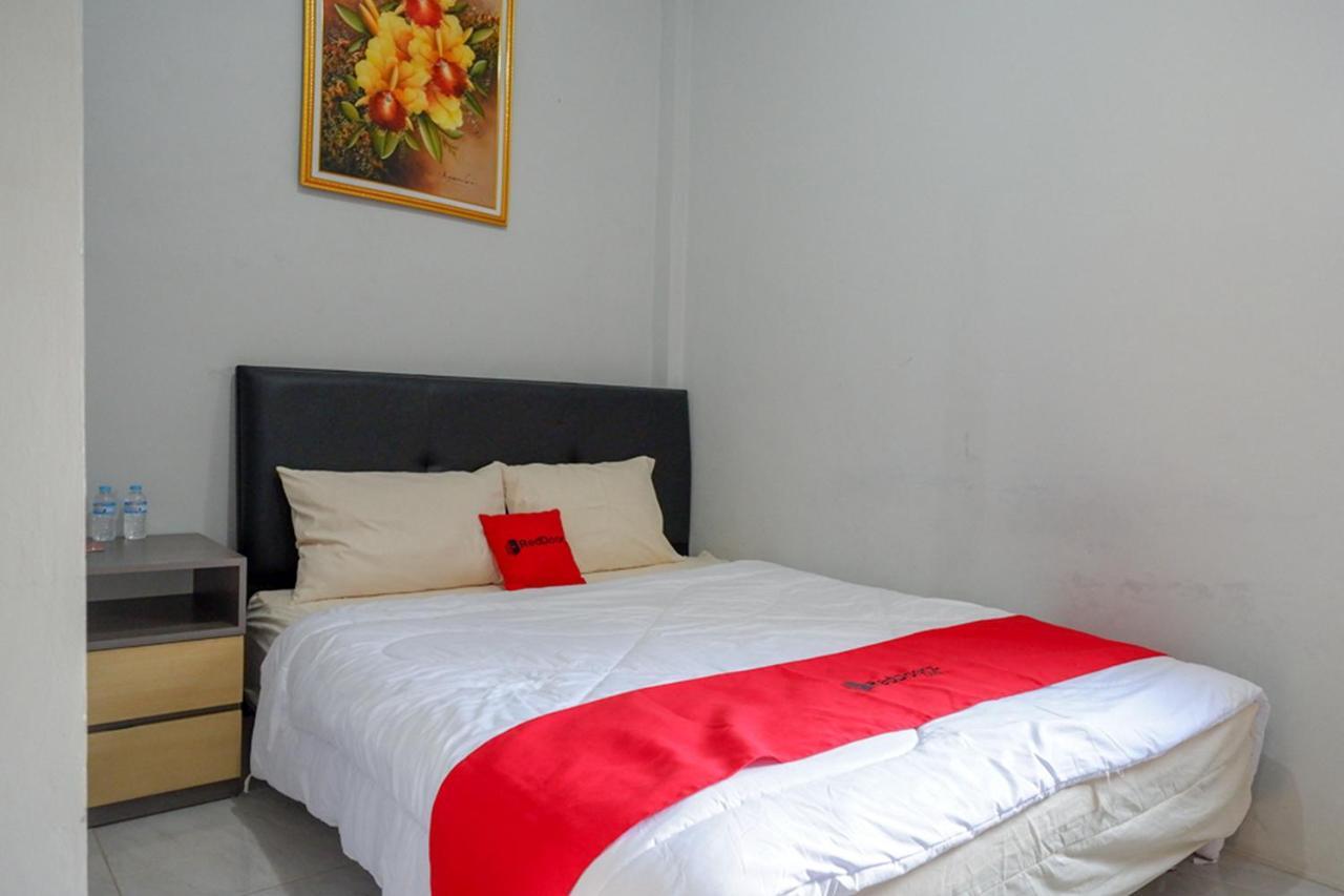 Reddoorz Near Jalan Adi Sucipto Solo Hotel Exterior photo