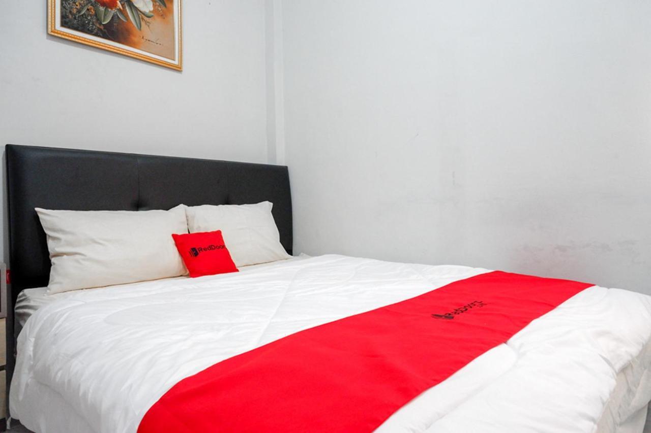 Reddoorz Near Jalan Adi Sucipto Solo Hotel Exterior photo