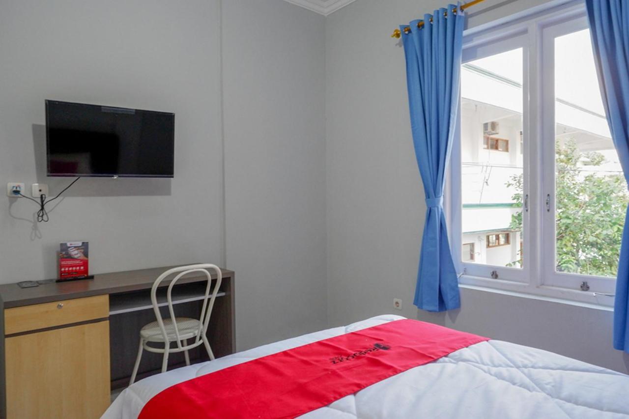 Reddoorz Near Jalan Adi Sucipto Solo Hotel Exterior photo