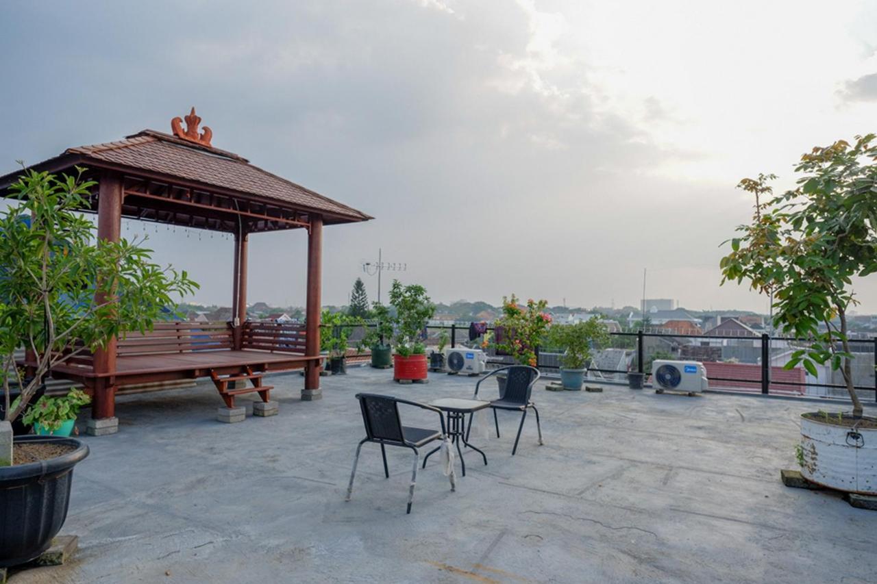 Reddoorz Near Jalan Adi Sucipto Solo Hotel Exterior photo