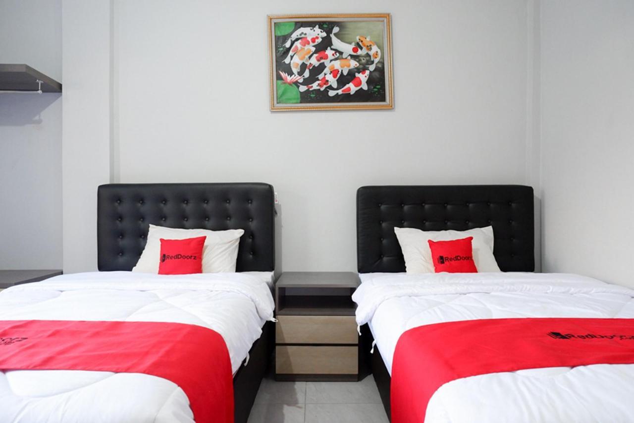 Reddoorz Near Jalan Adi Sucipto Solo Hotel Exterior photo