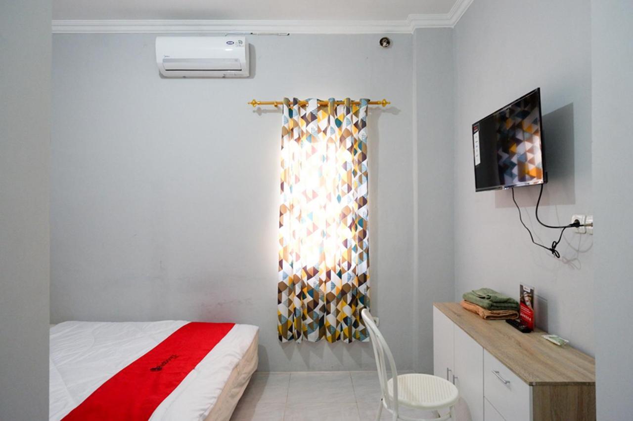 Reddoorz Near Jalan Adi Sucipto Solo Hotel Exterior photo